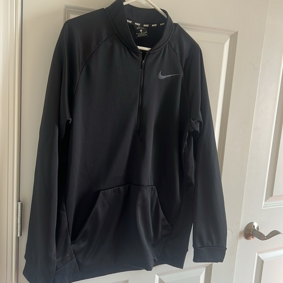 Nike mens black 1/2 Zip pullover size medium with Kangaroo pocket in front - Picture 2 of 9